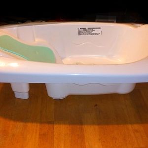 Safety First Newborn-Toddler BathTub W/SlipGuard